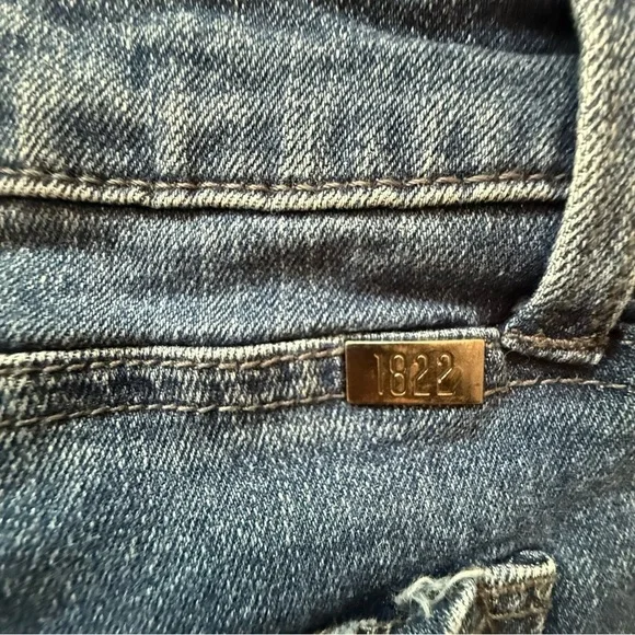 1822 Women's Distressed Skinny Blue Jeans size 8/29 - Picture 7 of 14